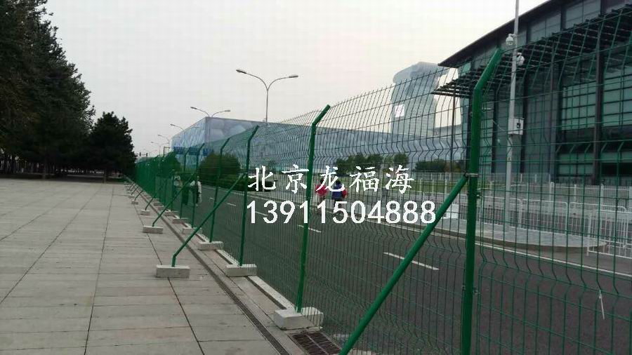 带水泥墩护栏-08